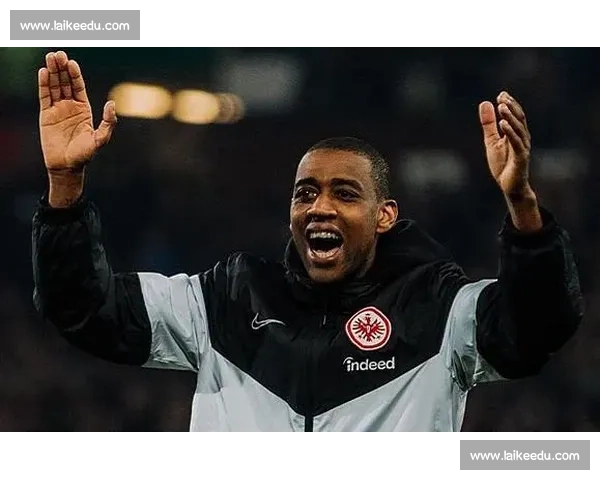 漂泊者的勋章：莫拉塔以七队足迹改写西班牙队史